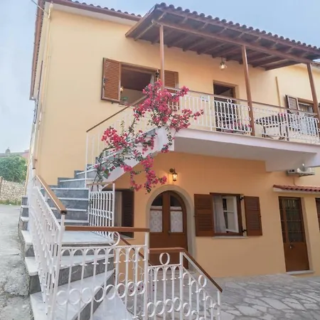 Traditional Sophia's Family House * Kastellanoi (Parelioi, Corfu)
