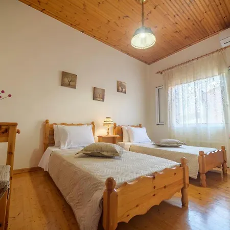 Traditional Sophia's Family House Kastellanoi (Parelioi, Corfu)