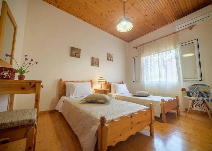 Traditional Sophia's Family House Kastellanoi (Parelioi, Corfu)